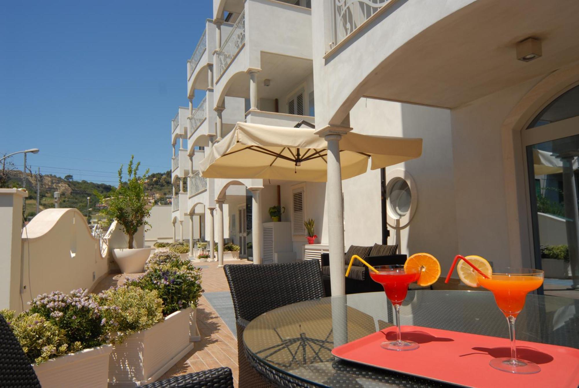 Residence Costa Smeralda กรอตตัมมาเร ภายนอก รูปภาพ